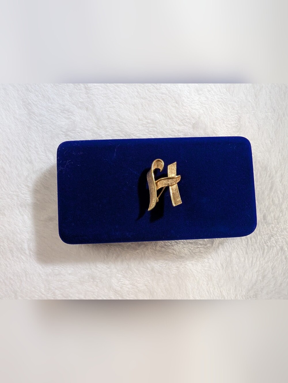 Vintage Crown Trifari Gold Tone Initial Letter "H" Brooch Pin Monogram